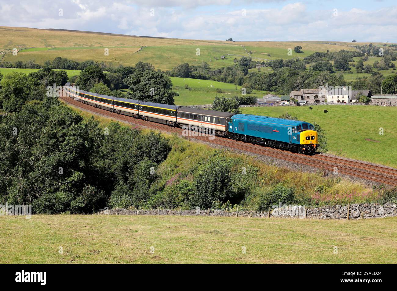 45118 passiert Smardale am 10.8.24 mit dem zurückkehrenden North Western Wanderer von Carlisle nach Preston. Stockfoto