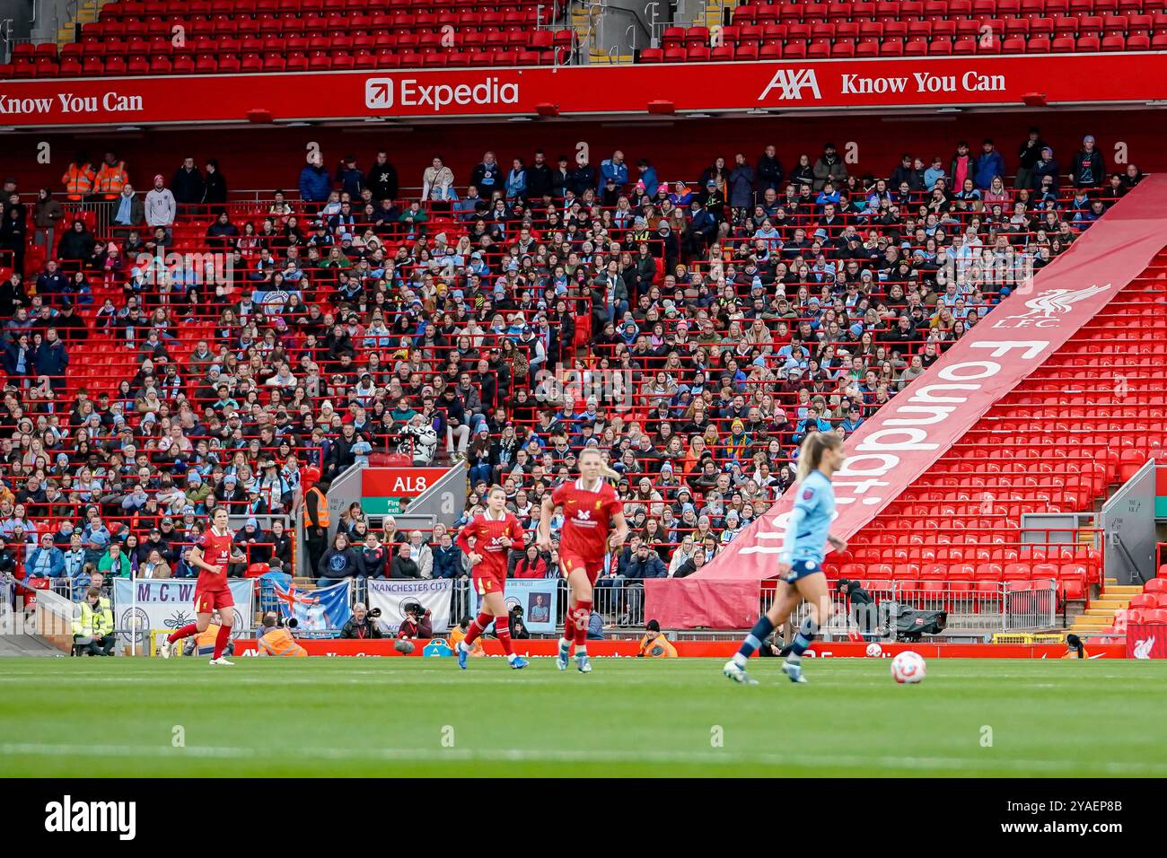 Liverpool, Großbritannien. Sonntag, 13. Oktober 2024, Barclays Women’s Super League: Liverpool FC Women vs Manchester City Women in Anfield. Manchester City Fans in Anfield. James Giblin/Alamy Live News. Stockfoto