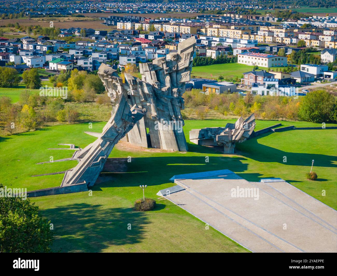 Neuntes Fort in Kaunas, Litauen. Kaunas IX Fort Museum. Ein Denkmal und Gedenkstätte für die Opfer des Nationalsozialismus während des Zweiten Weltkriegs. Foto der Drohne Stockfoto