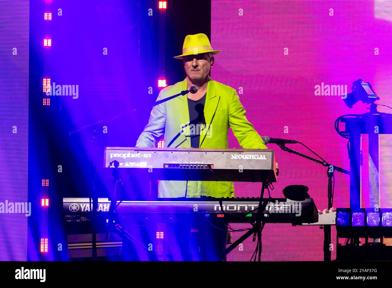 Mailand, Italien. Oktober 2024. Matt Johnson von Purple Disco Machine tritt am 12. Oktober 2024 live bei Fabrique in Mailand auf. (Foto: Mairo Cinquetti/NurPhoto) Credit: NurPhoto SRL/Alamy Live News Stockfoto Mailand, Italien. Oktober 2024. Matt Johnson von Purple Disco Machine tritt am 12. Oktober 2024 live bei Fabrique in Mailand auf. (Foto: Mairo Cinquetti/NurPhoto) Credit: NurPhoto SRL/Alamy Live News Stockfoto