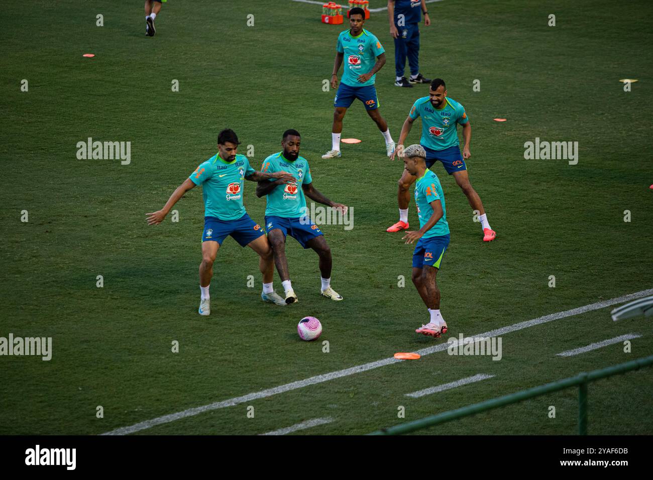 Brasilia, Brasilien. Oktober 2024. Spieler brasilianische Nationalmannschaft, während des zweiten Trainings für das Spiel gegen Peru in der 10. Runde der WM-Qualifikation, im Bezerrão-Stadion in Brasilia am Sonntag, 13/2024 Credit: Brazil Photo Press/Alamy Live News Credit: Brazil Photo Press/Alamy Live News Stockfoto