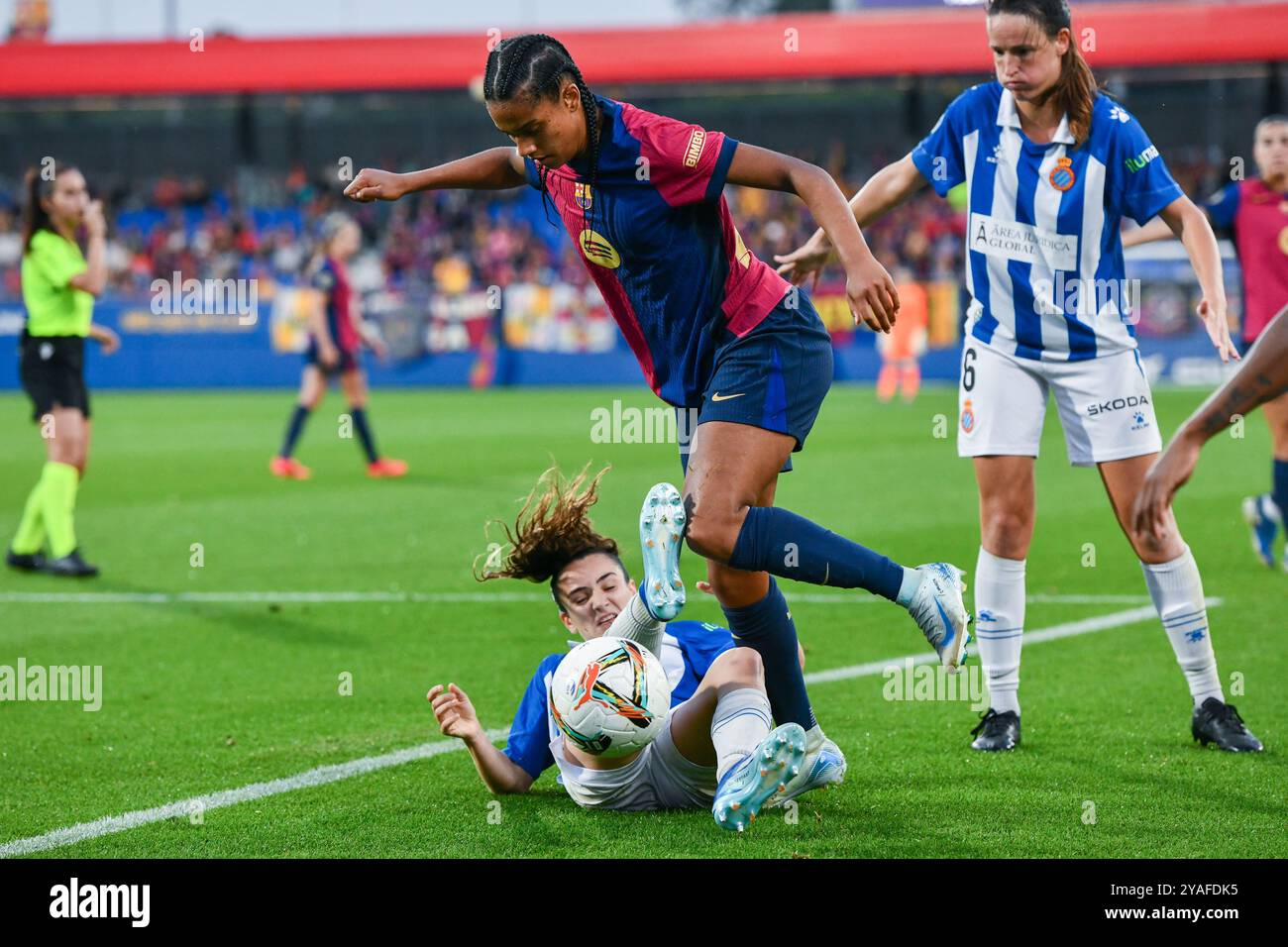 Barcelona, Esp. Oktober 2024. FC BARCELONA GEGEN RCD ESPANYOL. 13. Oktober 2024 während des Spiels zwischen dem FC Barcelona und dem RCD Espanyol, das der La Liga F entspricht, im Johan Cruyff Stadium in Barcelona, Spanien, am 13. Oktober 2024. Quelle: Rosdemora/Alamy Live News Stockfoto