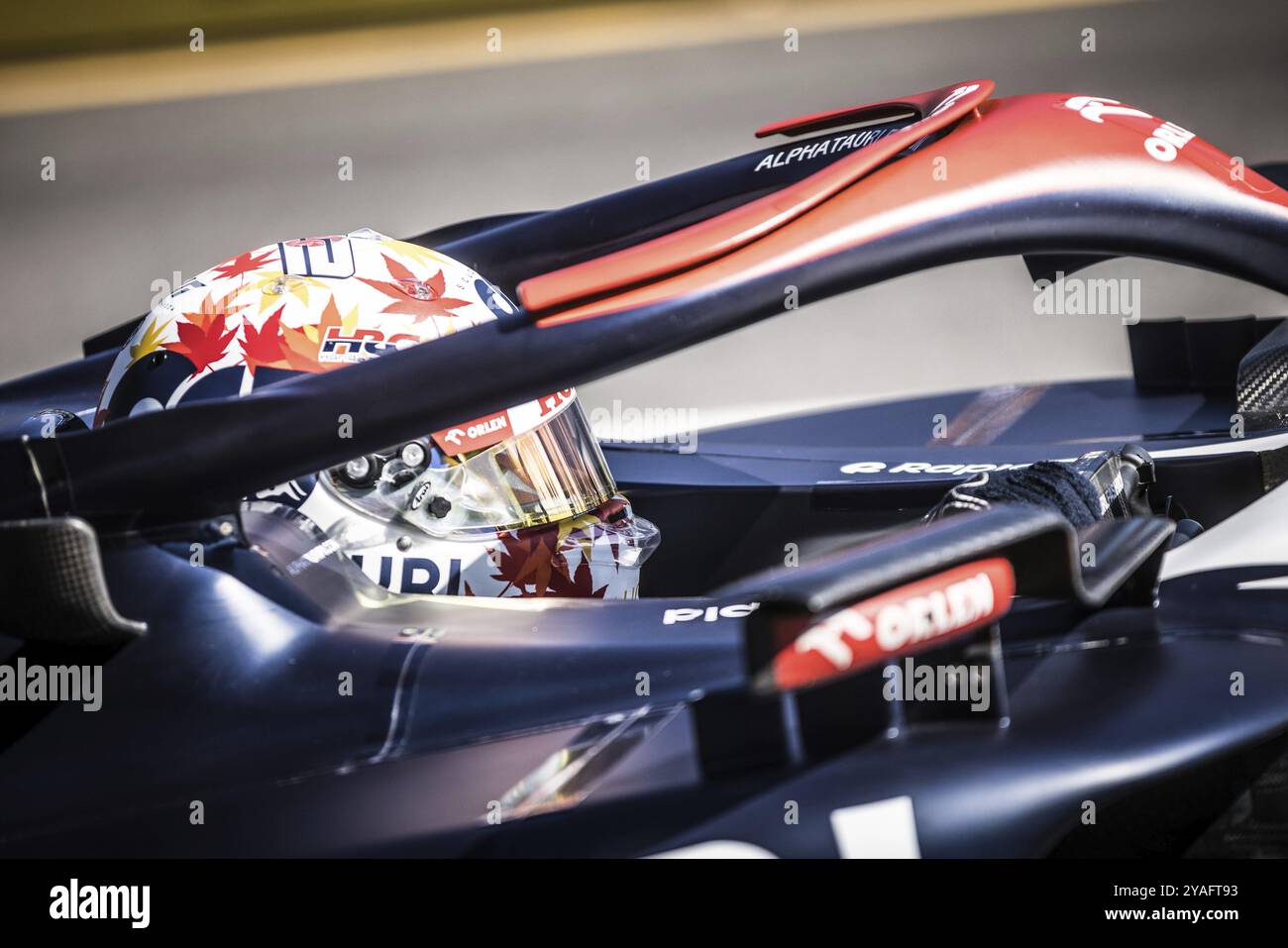 MELBOURNE, AUSTRALIEN, 2. APRIL: Yuki Tsunoda aus Japan fährt die Scuderia AlphaTauri AT04 am Renntag während des Großen Preises von Australien 2023 in Albert P Stockfoto