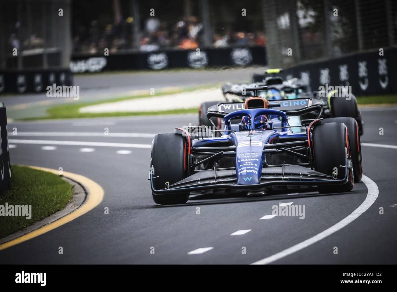 MELBOURNE, AUSTRALIEN, 1. APRIL: Logan Sargeant aus den Vereinigten Staaten fährt den Williams FW44 Mercedes während des Australian Grand Pri 2023 in der Praxis Stockfoto