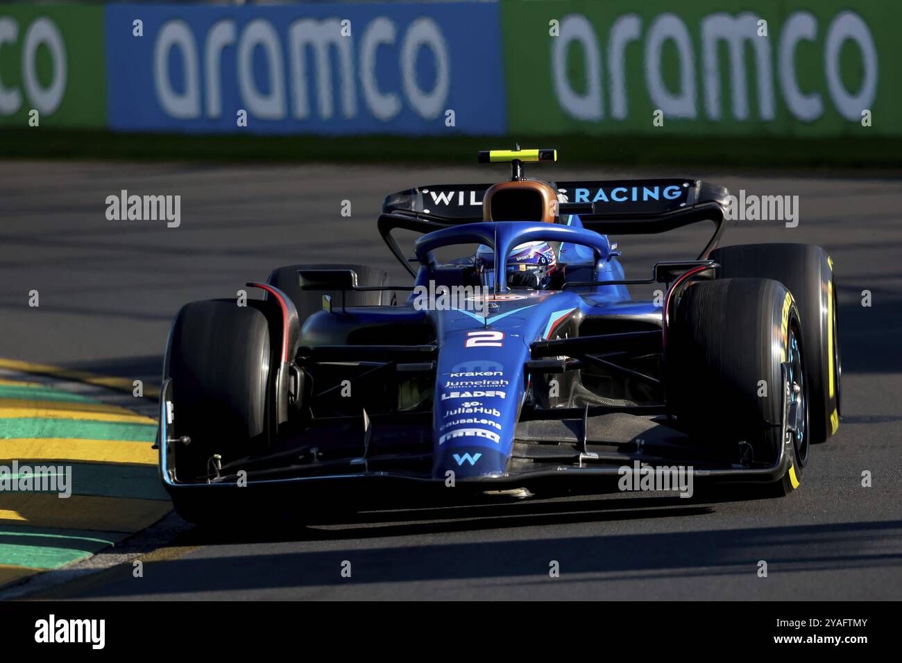 MELBOURNE, AUSTRALIEN, 2. APRIL: Logan Sargeant aus den Vereinigten Staaten fährt den Williams FW44 Mercedes. Am Renntag während des Großen Preises von Australien 2023 Stockfoto
