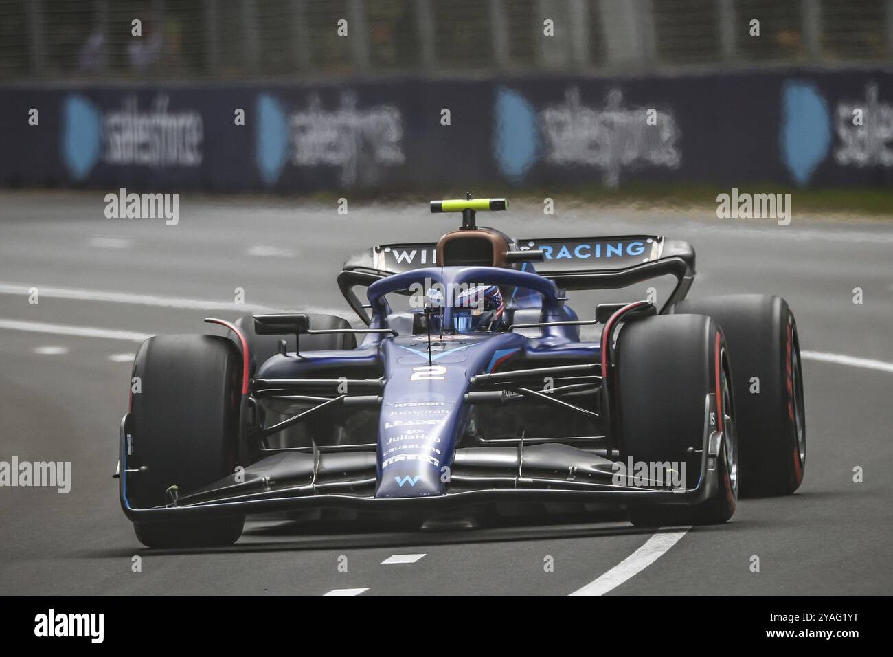 MELBOURNE, AUSTRALIEN, 1. APRIL: Logan Sargeant aus den Vereinigten Staaten fährt den Williams FW44 Mercedes während des Australian Grand Pri 2023 in der Praxis Stockfoto