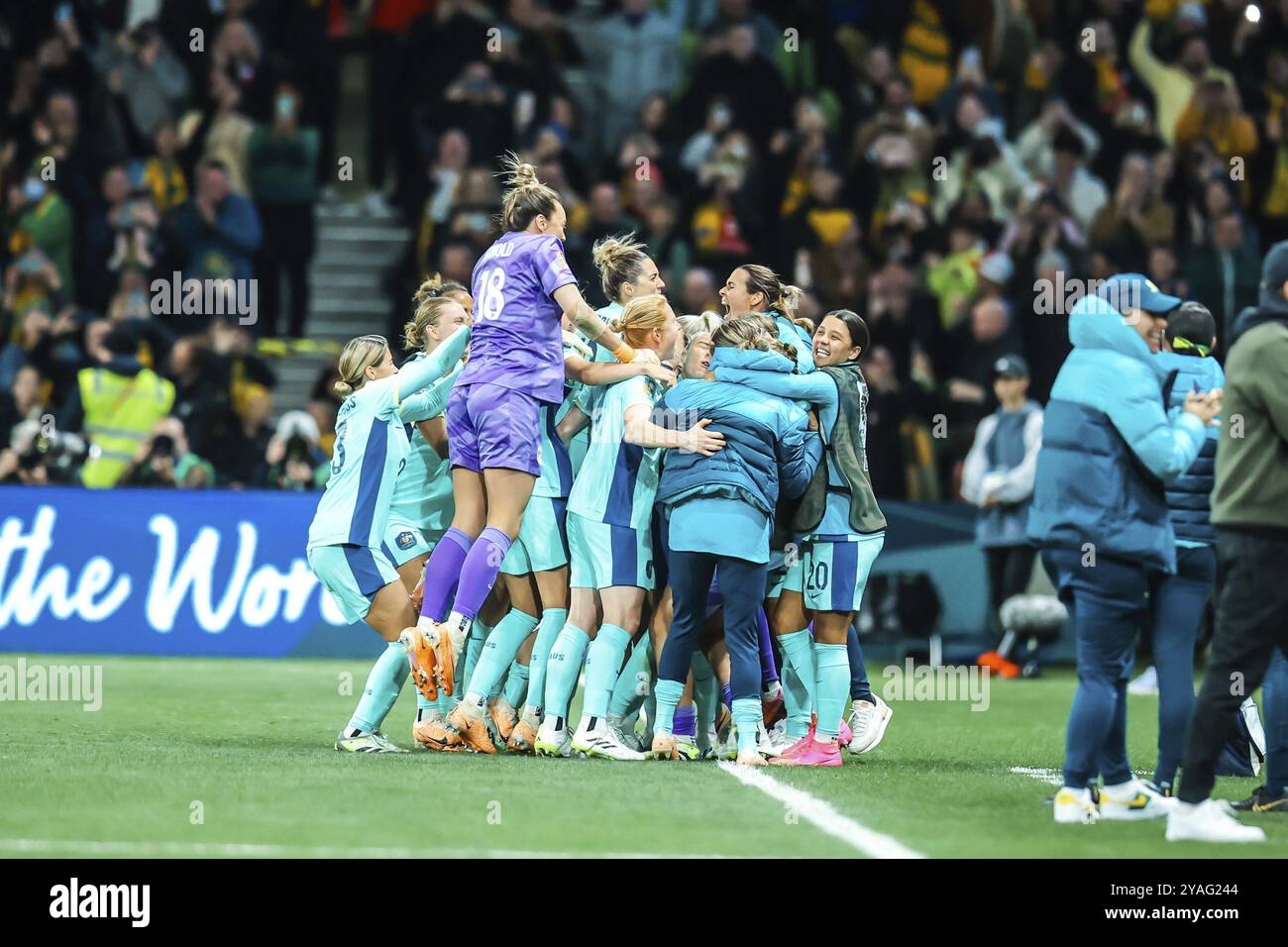 MELBOURNE, AUSTRALIEN, JULI 31: Australien feiert Steph CATLEY, der bei der FIFA Frauen-Weltmeisterschaft Australien New Ze gegen Kanada einen Elfmeter erzielte Stockfoto