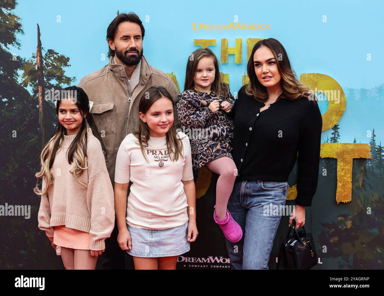 London, Großbritannien. Oktober 2024. Jay Rutland und Tamara Ecclestone nehmen an der BFI London Film Festival-Vorführung von „The Wild Robot“ in der Royal Festival Hall Teil. (Foto: Brett Cove/SOPA Images/SIPA USA) Credit: SIPA USA/Alamy Live News Stockfoto