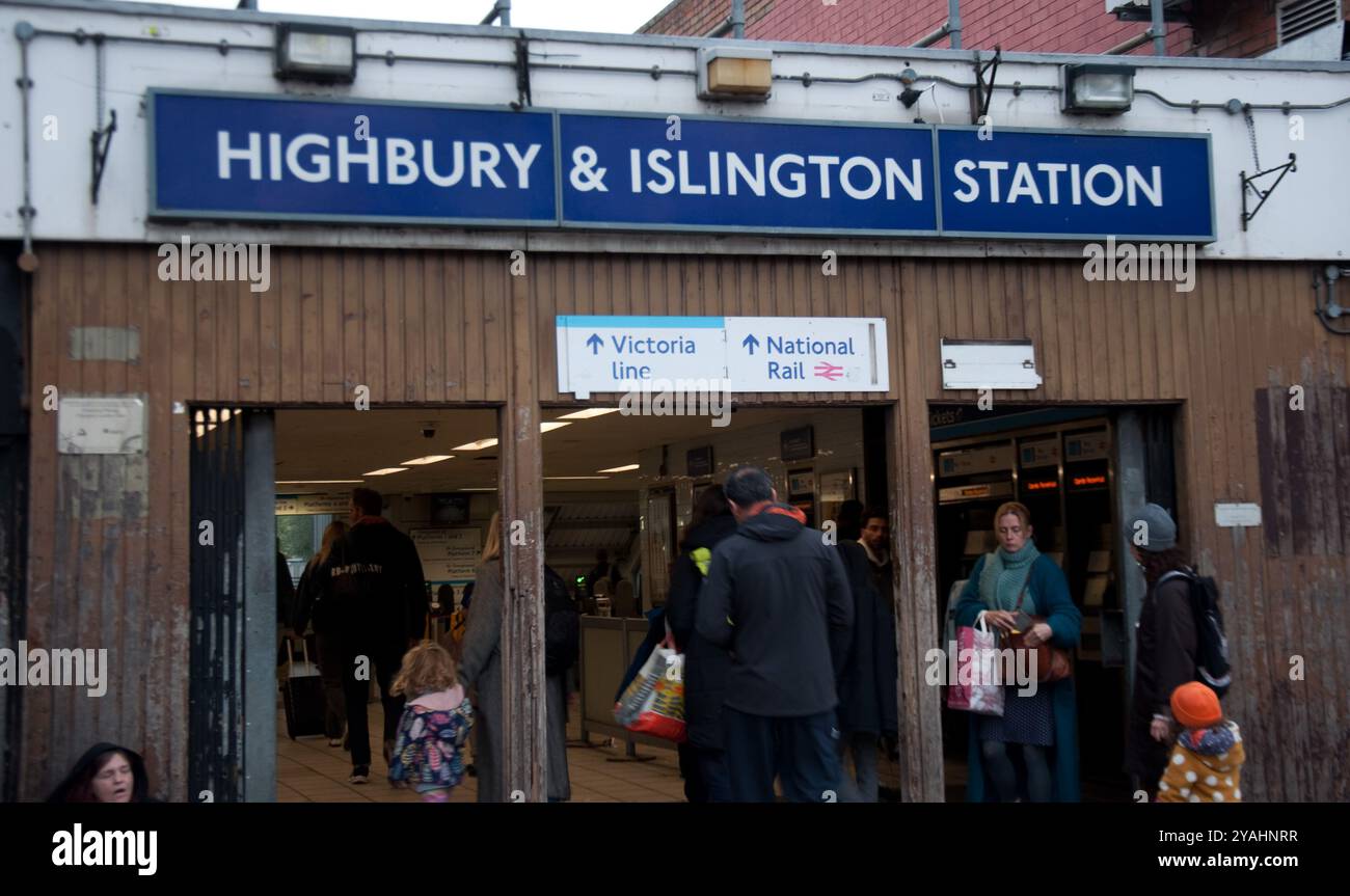 Eintritt zur Highbury und Islington Station, Islington, North London, England, Großbritannien. Stockfoto