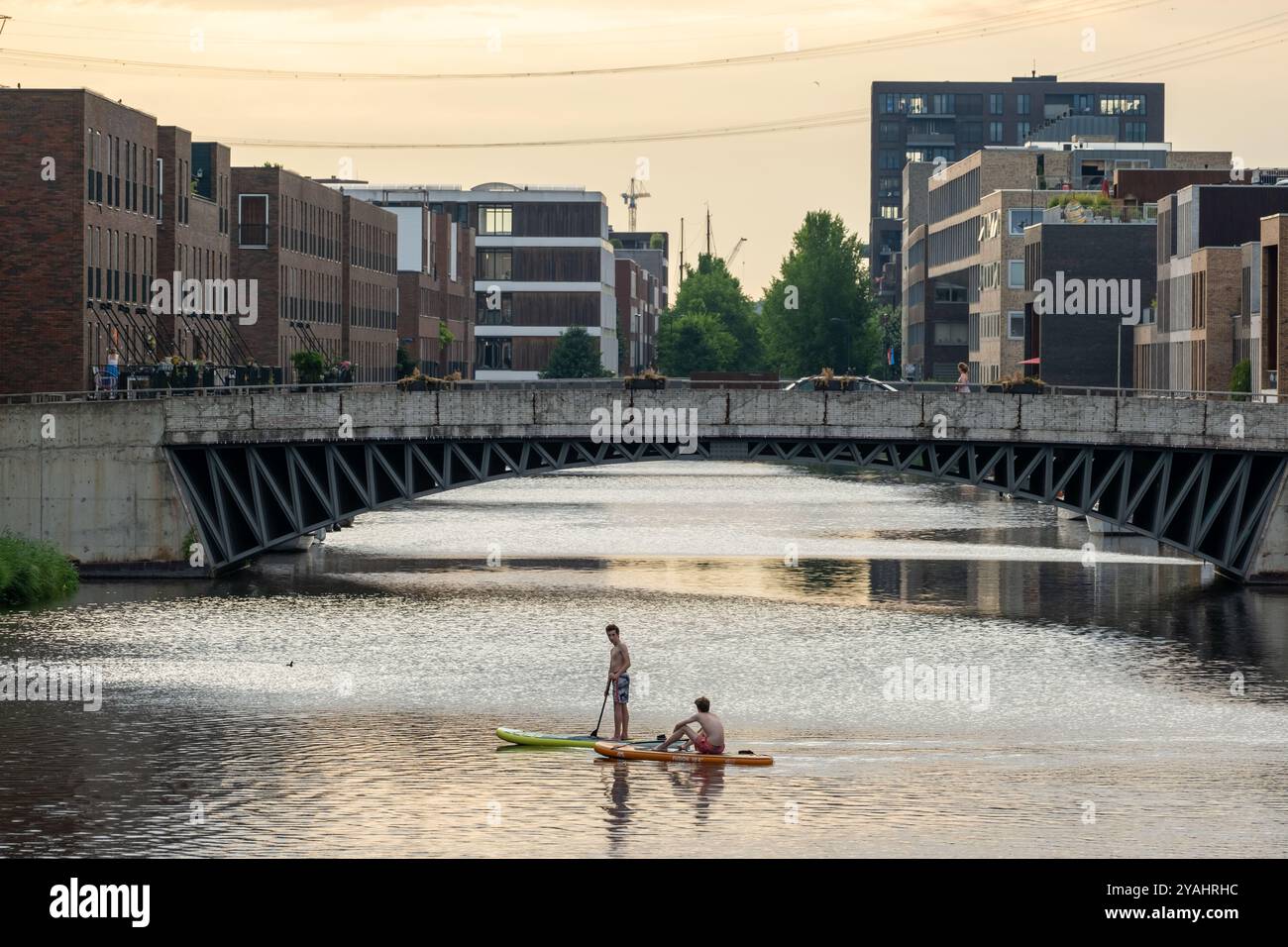 18.06.2023, Niederlande, Nordholland, Amsterdam - IJburg, ein neuer Stadtteil im Osten der Stadt, der im Zuge der VINEX h aus dem Meer zurückgewonnen wurde Stockfoto