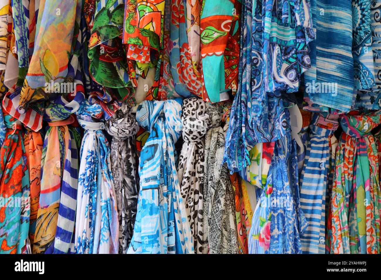 Traditionelle sizilianische Modemuster in Taormina auf der Insel Sizilien, Süditalien. Stockfoto