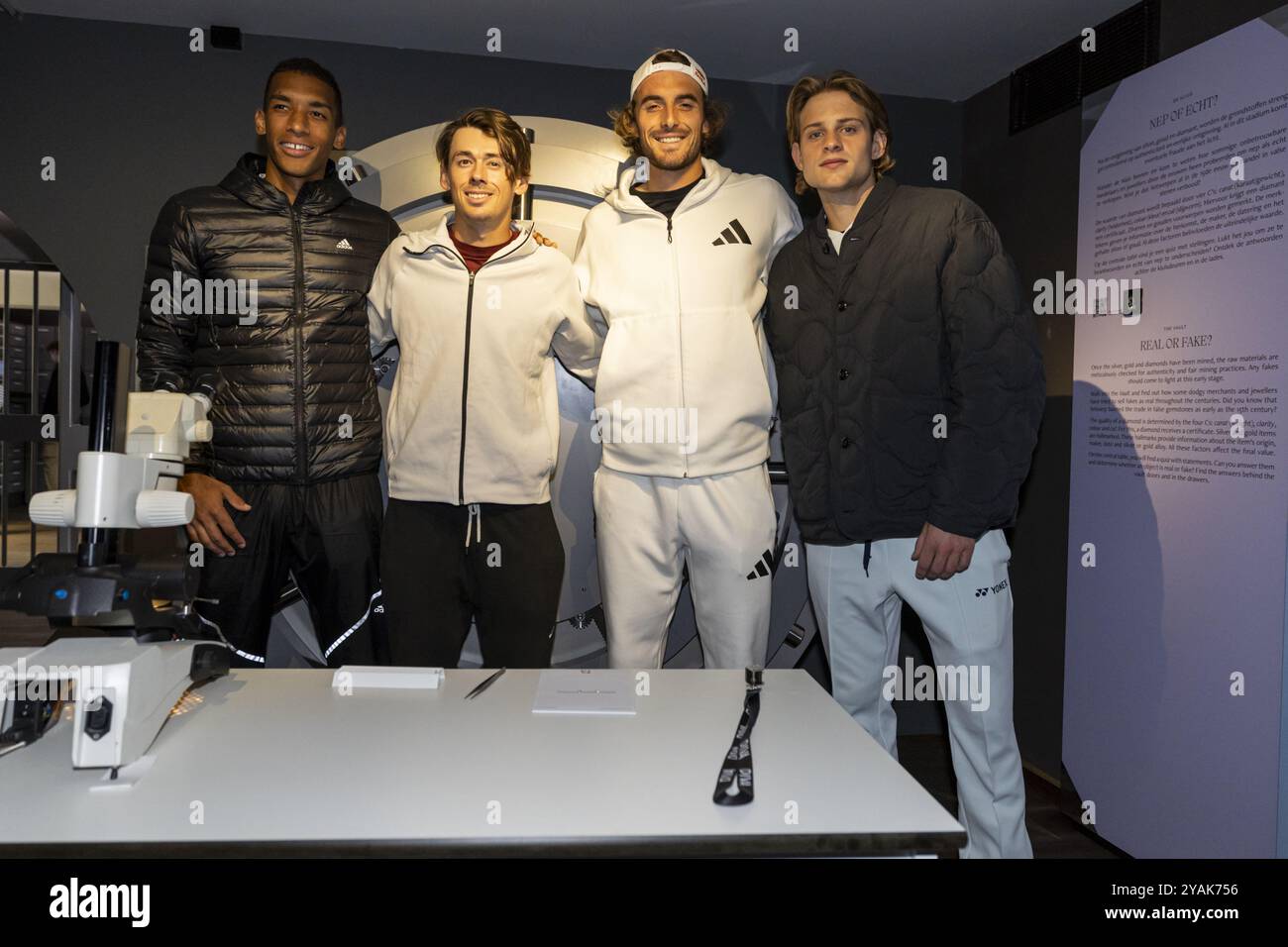 Antwerpen, Belgien. Oktober 2024. Der Kanadier Felix Auger-Aliassime, der Australier Alex de Minaur, der griechische Stefanos Tsitsipas und der belgische Zizou Bergs, dargestellt am Medientag des ATP European Open Tennis Turniers in Antwerpen, Montag, den 14. Oktober 2024. BELGA FOTO DAVID PINTENS Credit: Belga News Agency/Alamy Live News Stockfoto