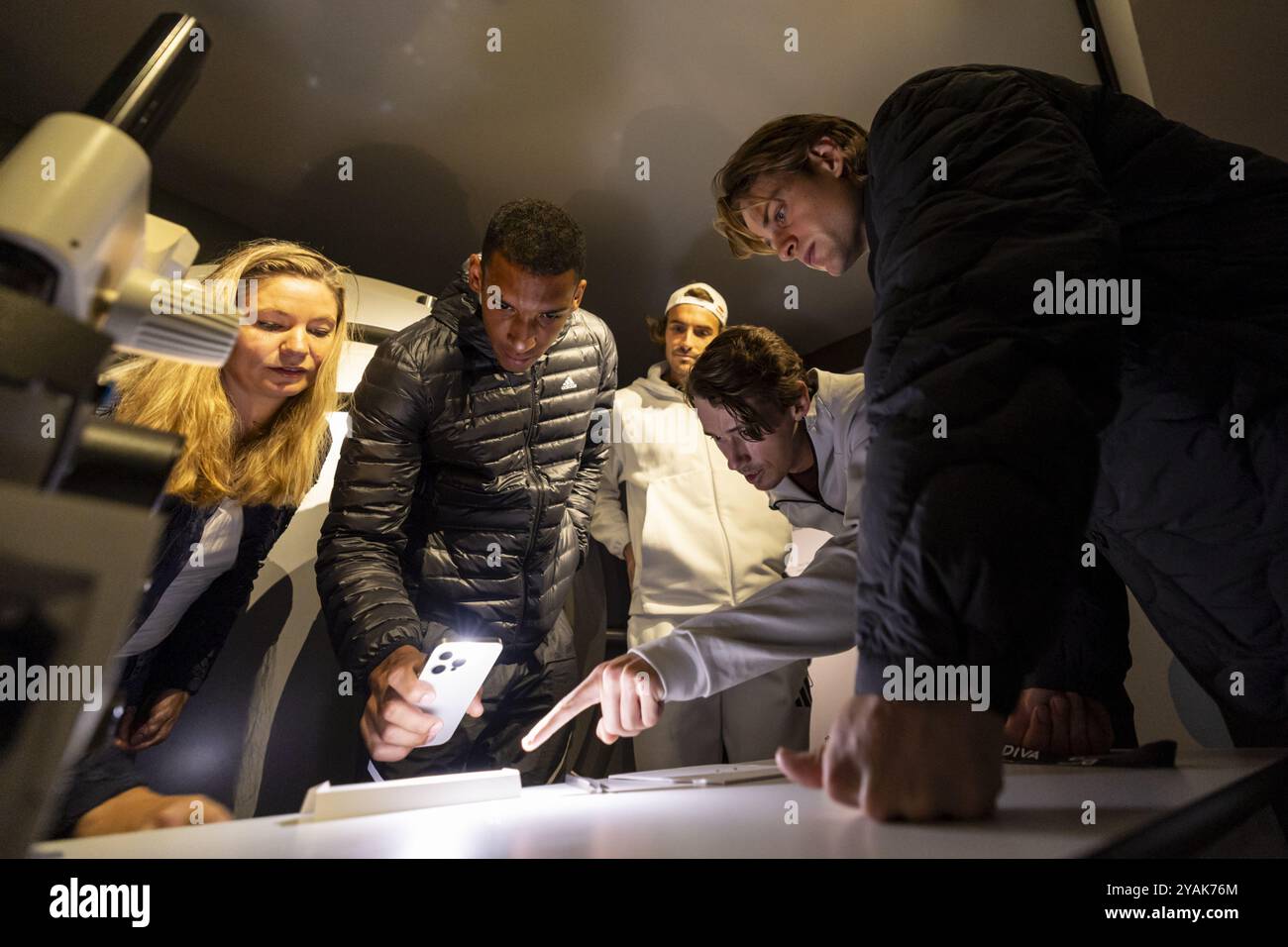 Antwerpen, Belgien. Oktober 2024. Der Kanadier Felix Auger-Aliassime, der Australier Alex de Minaur, der griechische Stefanos Tsitsipas und der belgische Zizou Bergs, dargestellt am Medientag des ATP European Open Tennis Turniers in Antwerpen, Montag, den 14. Oktober 2024. BELGA FOTO DAVID PINTENS Credit: Belga News Agency/Alamy Live News Stockfoto