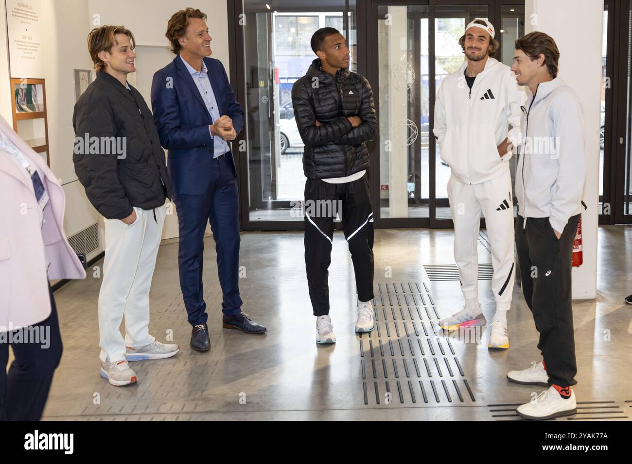 Antwerpen, Belgien. Oktober 2024. Der belgische Zizou Bergs, der griechische Stefanos Tsitsipas, der Kanadier Felix Auger-Aliassime und der australische Alex de Minaur, die während des Medientages des ATP European Open Tennis Turniers in Antwerpen am Montag, den 14. Oktober 2024, aufgenommen wurden. BELGA FOTO DAVID PINTENS Credit: Belga News Agency/Alamy Live News Stockfoto
