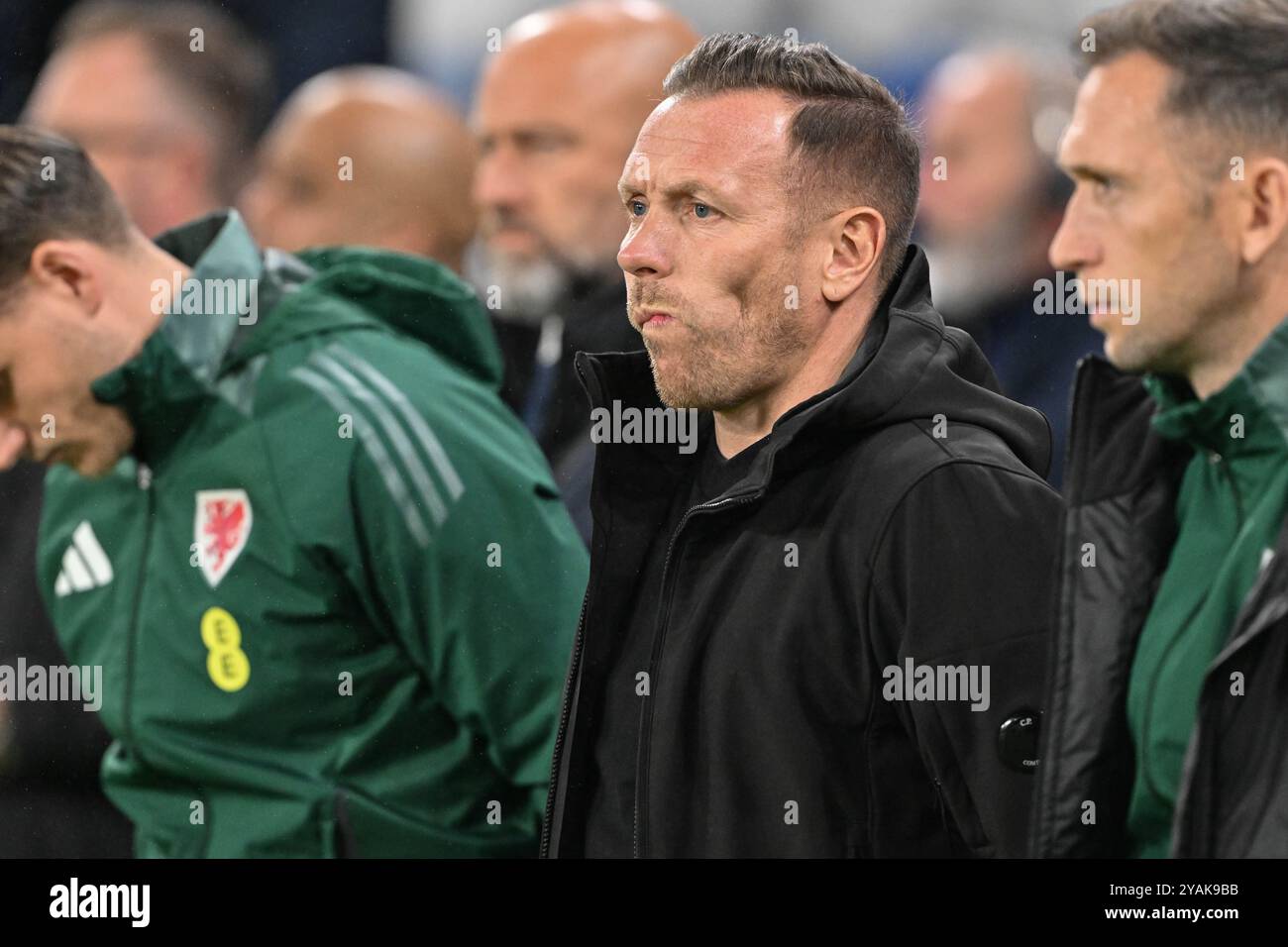 Craig Bellamy Manager von Wales während der UEFA Nations League - Liga B - Gruppenspiel Wales gegen Montenegro im Cardiff City Stadium, Cardiff, Großbritannien, 14. Oktober 2024 (Foto: Cody Froggatt/News Images) Stockfoto