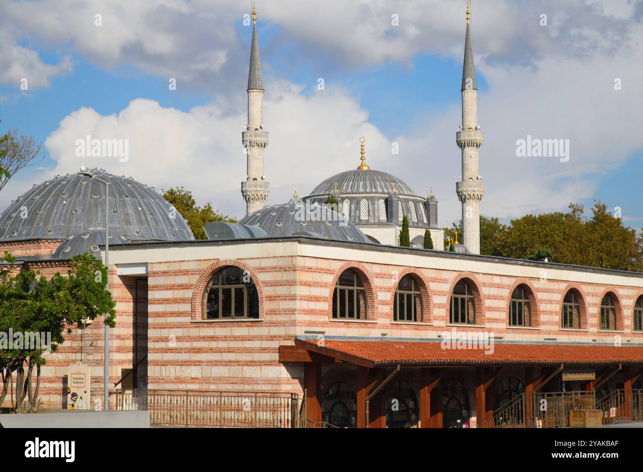 Türkiye, Türkei, Istanbul, Bosporus, Üsküdar, Mimar Sinan Basar, Yeni Valide Camii, Stockfoto