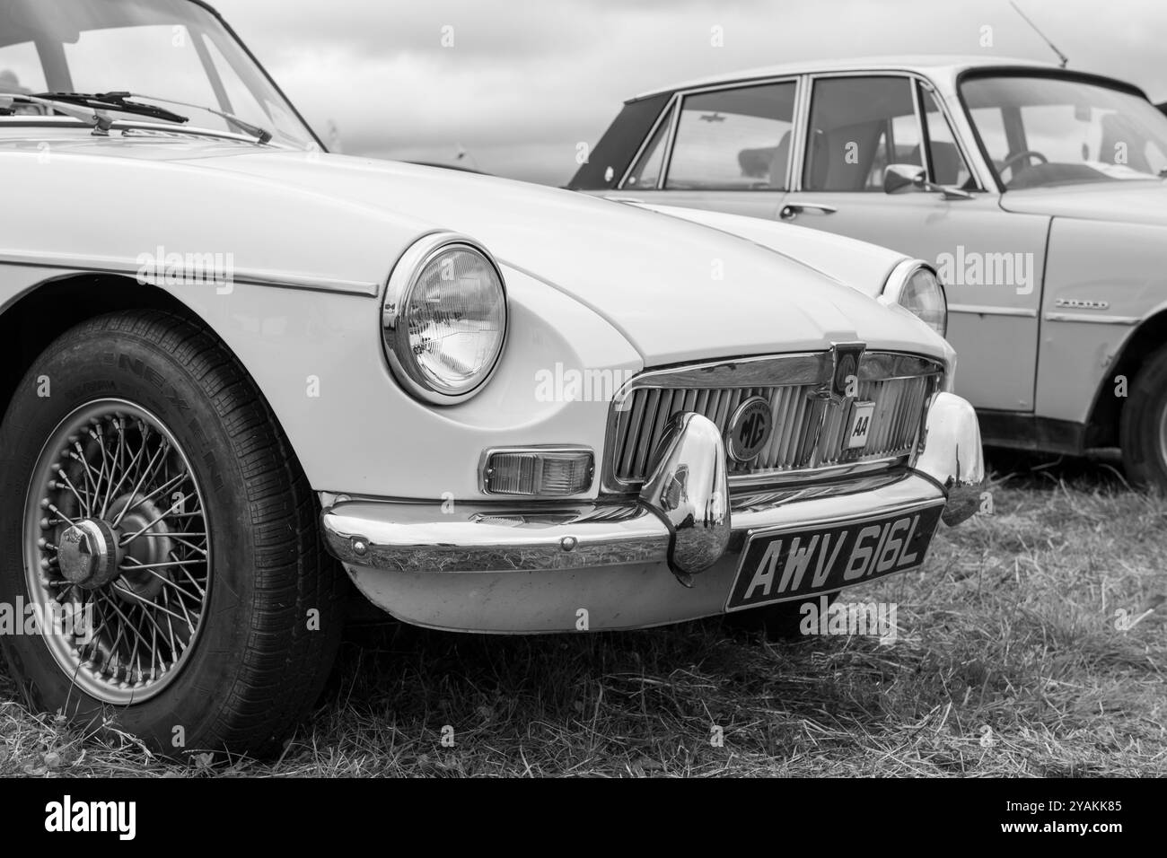 Low Ham.Somerset.Vereinigtes Königreich. 20. Juli 2024. Ein MG MGB Sportwagen aus dem Jahr 1972 ist auf der Somerset Steam and Country Show zu sehen Stockfoto