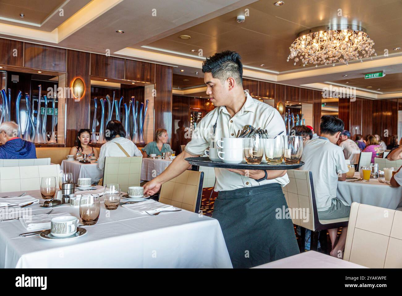 Triest Italien, Norwegian Cruise Line NCL Fluchtschiff, 10-tägige Mittelmeer-Adria Reiseroute, an Bord Innenraum, Personal Crew Worker, ASI Stockfoto