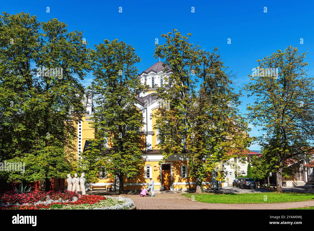 Die Kirche der lebensspendenden Quelle der Allerheiligsten Mutter Gottes – die Fundamente der Kirche, die sich im zentralen Kurpark von Vrnjačka Banja befindet Stockfoto