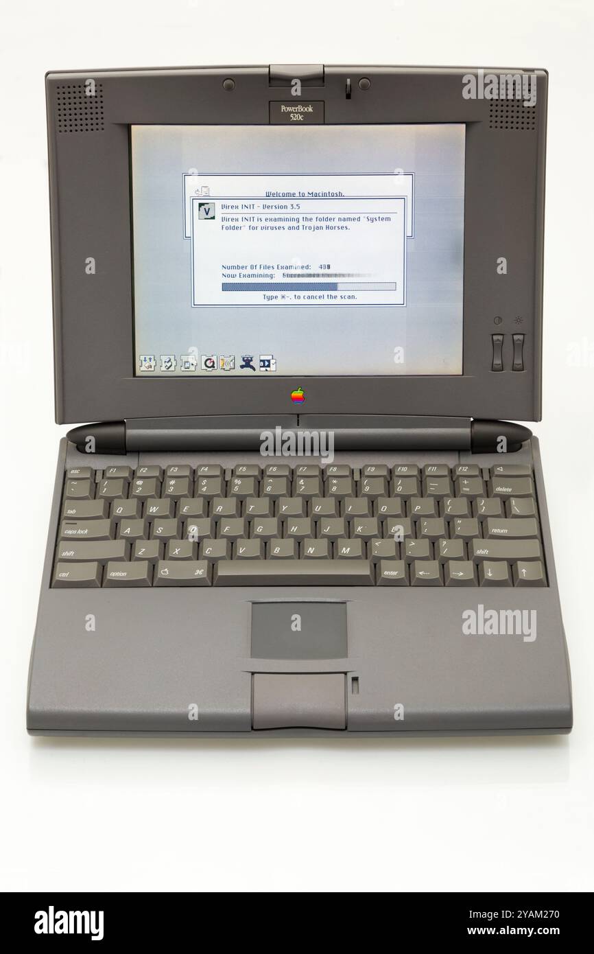 Altes Apple Mac Macintosh Powerbook Modell 520 C. früher Laptop. Einführungsdatum: 16. Mai 1994. Eingestellt Am 16. September 1995. (141) Stockfoto