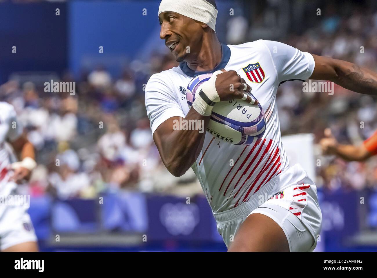 25. Juli 2024-Paris, FRA, Men?s Pool B Rugby Seven: Team United States Baker (11) (USA) kämpft um den Ball während des Spiels zwischen Team US Stockfoto