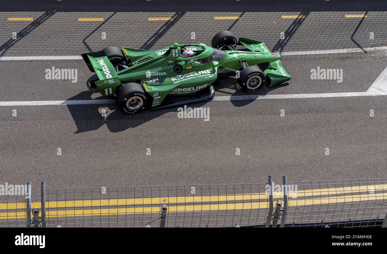 Der INDYCAR Series-Fahrer MARCUS ARMSTRONG (11) aus Christchurch, Neuseeland, reist während eines Trainings für den Firestone Grand durch die Kurven Stockfoto