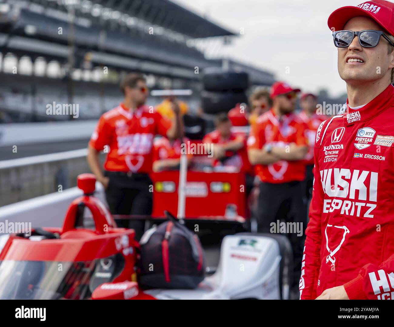 INDYCAR-Fahrer MARCUS ERICSSON (8) aus Kumla, Schweden, und das Chip Ganassi Racing Honda-Team bereiten sich auf die Qualifikation für die Indianapolis 500 beim Indian vor Stockfoto