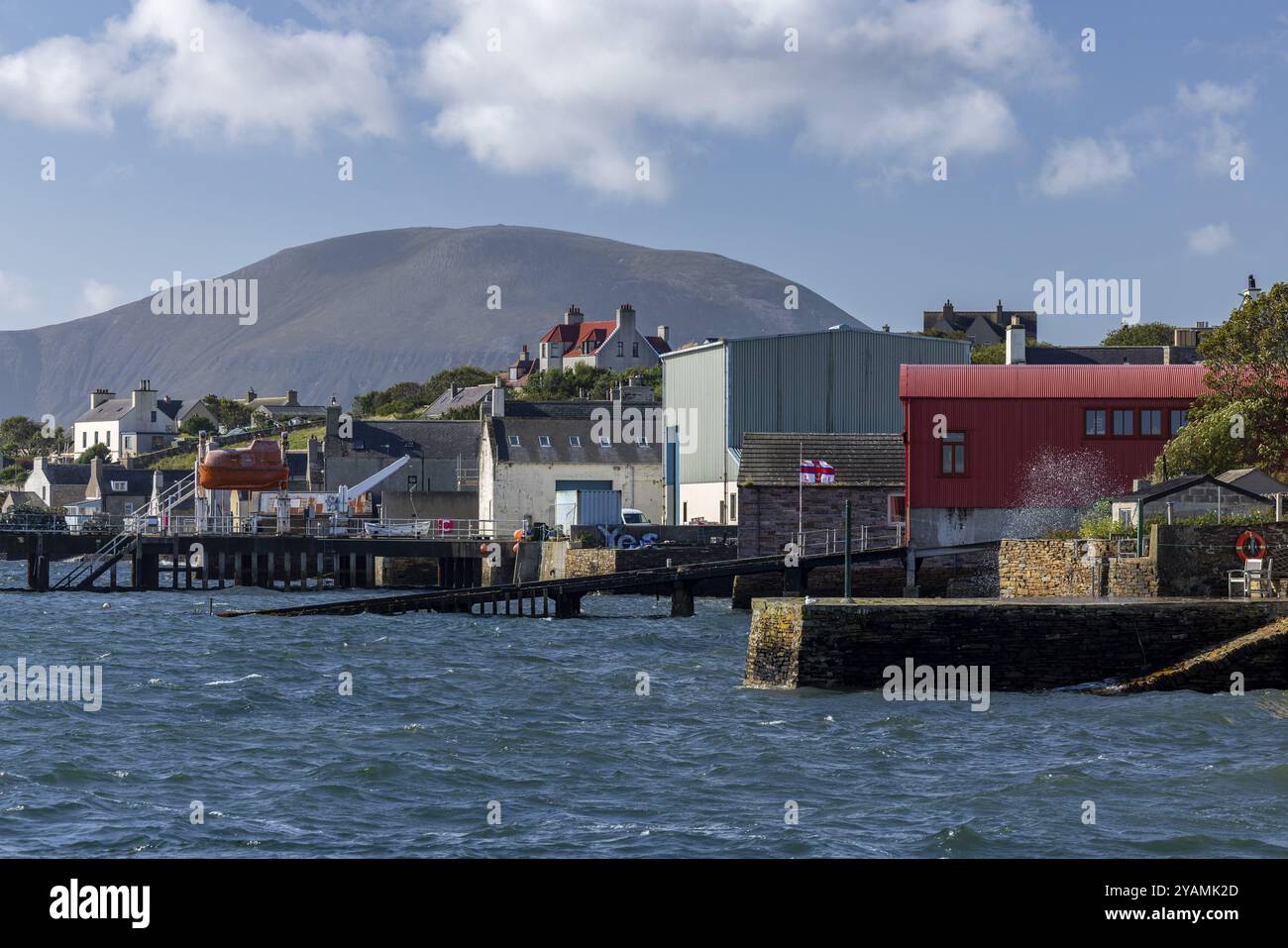 Hafen- und Hafengebäude, Stromness, Festland, Orkney, Schottland, Großbritannien Stockfoto