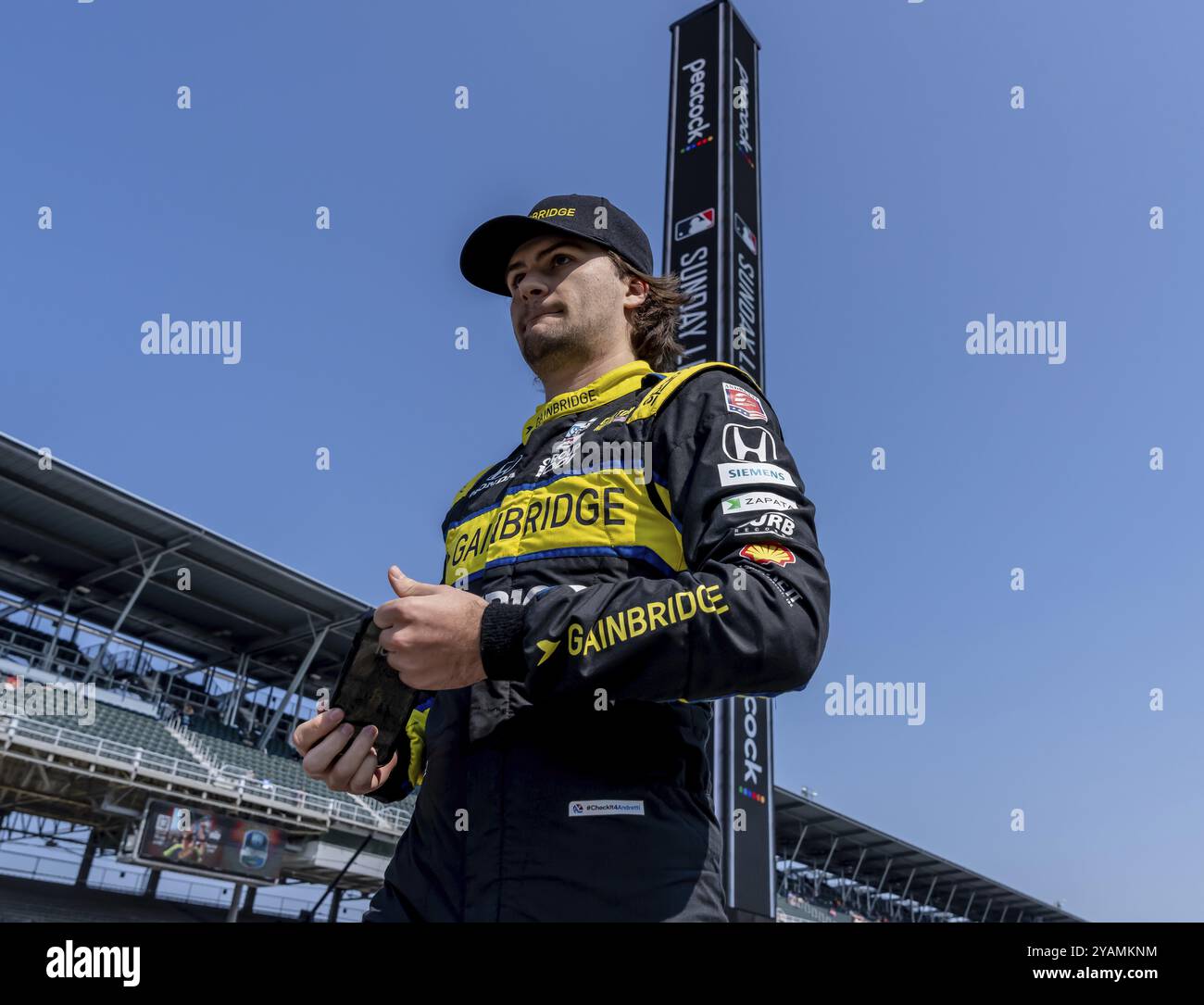 Der INDYCAR-Fahrer COLTON HERTA (26) aus Valencia, Kalifornien, und sein Andretti Autosport Honda-Team bereiten sich auf die Qualifikation für die Indianapolis 500 im in vor Stockfoto