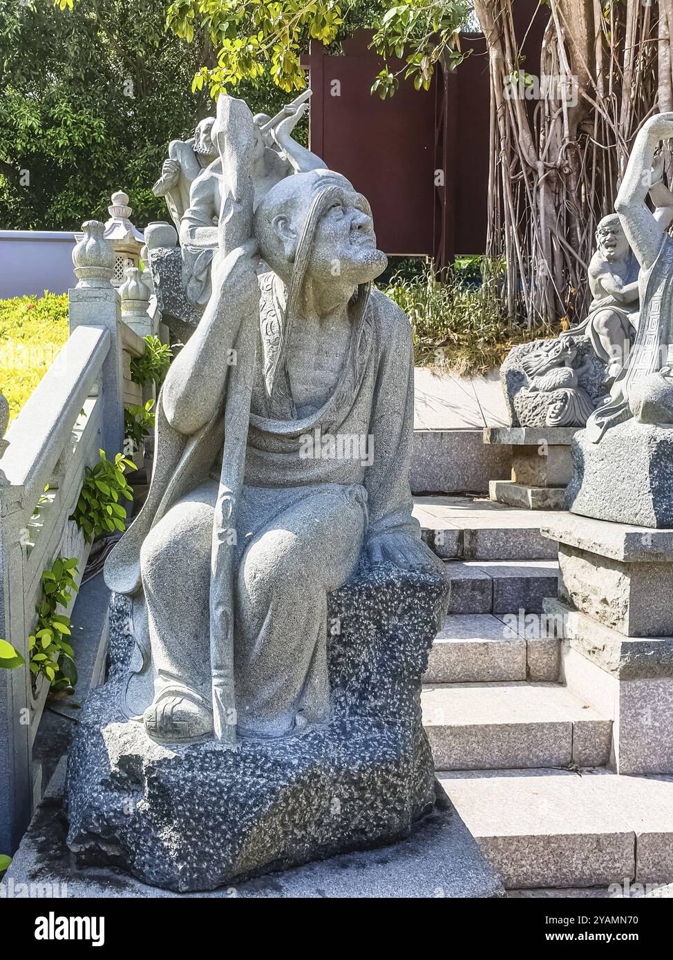 SANYA, HAINAN, CHINA, 10. OKTOBER: Statue auf dem Territorium des buddhistischen Zentrums Nanshan am 10. Oktober 2019 in Sanya, Hainan, China, Asien Stockfoto