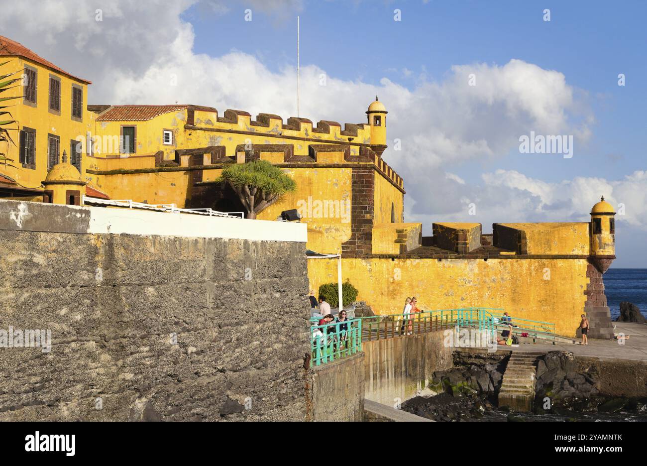 Die Festung Madeiras in der Hauptstadt Funchal wurde 1614 erbaut und beherbergt heute ein Museum, Ausstellungen und ein Restaurant Stockfoto