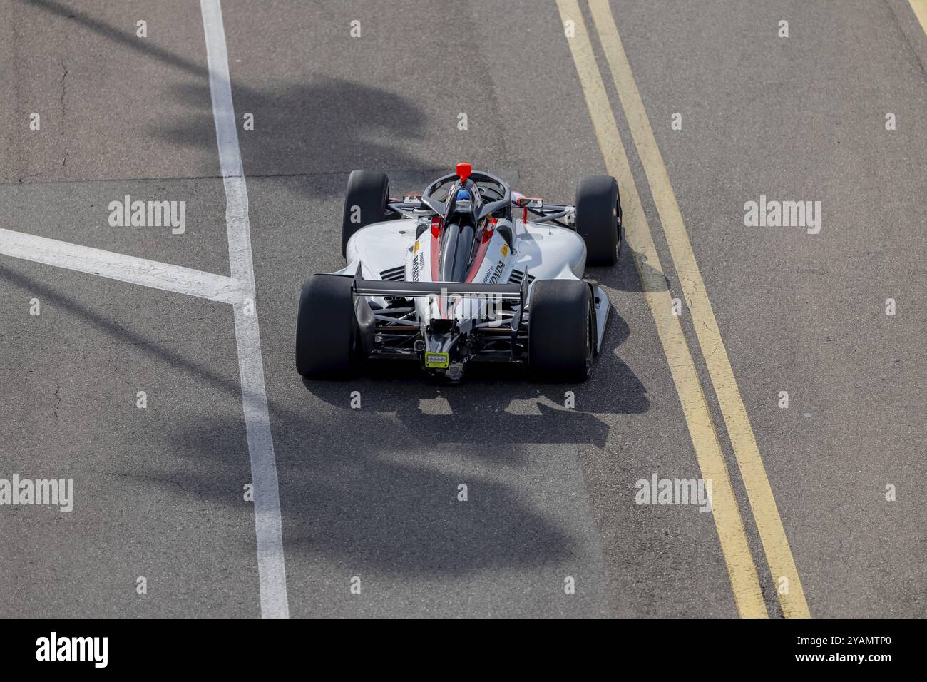 INDYCAR Series-Fahrer COLIN BRAUN (R) (51) aus Ovalo, Texas, reist während einer Trainingseinheit zum Firestone Grand Prix von St. P. durch die Kurven Stockfoto