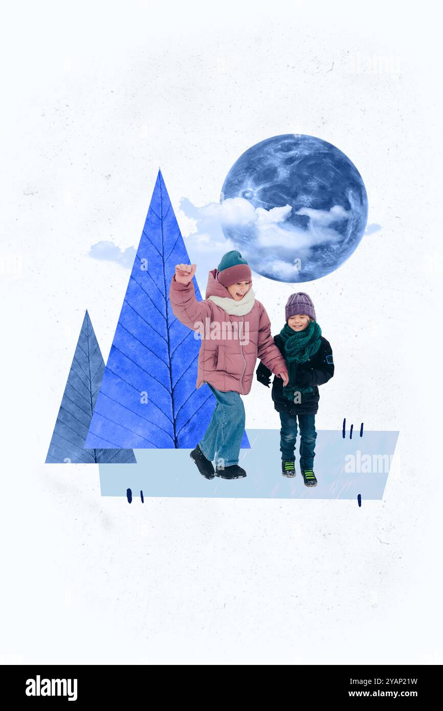 Composite Trend Artwork Sketch Bild Foto Collage von newyear Winter Saison Schnee draußen Familie junge Geschwister Junge Mädchen Spaziergang Mond Natur Stockfoto