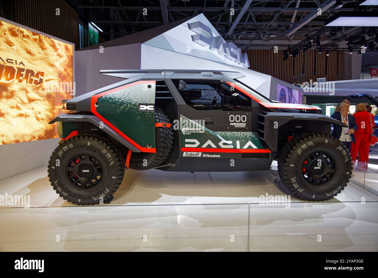Paris, Frankreich. Oktober 2024. Mondial de l'Auto - Paris Motorshow 2024 Pressetag. Dacia Sandrider Buggy Ready for Dakar 2025 wird während der 90. Ausgabe der Mondial Paris Motor Show vorgestellt, die vom 15. Bis 20. Oktober 2024 im Pariser Messezentrum stattfindet. Quelle: Bernard Menigault/Alamy Live News Stockfoto