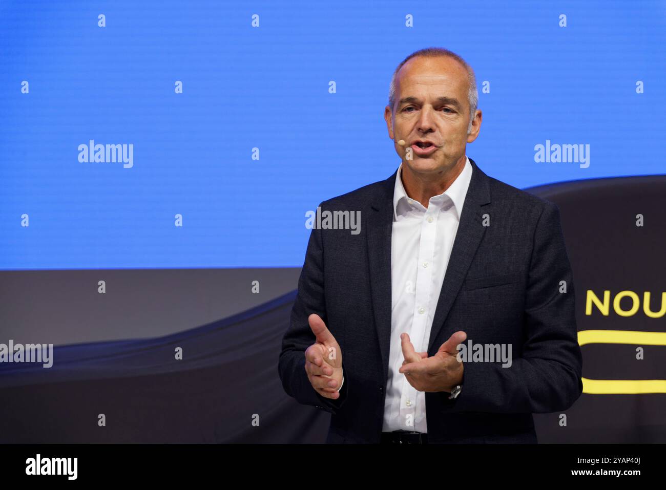 Paris, Frankreich. Oktober 2024. Mondial de l'Auto - Paris Motorshow 2024 Pressetag. Louis-Carl Vignon, Präsident von Ford France, spricht während der 90. Ausgabe der Mondial Paris Motor Show, die vom 15. Bis 20. Oktober 2024 im Pariser Messezentrum stattfindet. Quelle: Bernard Menigault/Alamy Live News Stockfoto