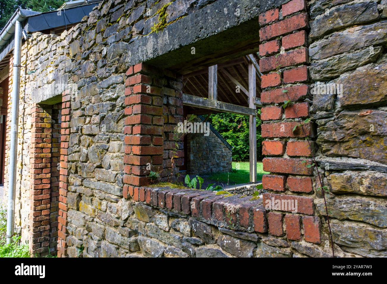La Tour du Millénaire EST une oeuvre bewundernswert. Comme si vous étiez au sommet du Mat d'un navire, la vue s'étend au delà de 30 kilomètres, sur un océa Stockfoto