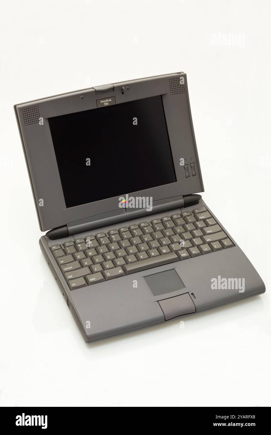 Altes Apple Mac Macintosh Powerbook Modell 520 C. früher Laptop. Einführungsdatum: 16. Mai 1994. Eingestellt Am 16. September 1995. (141) Stockfoto