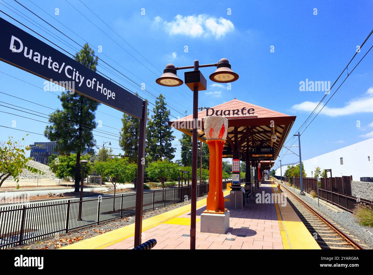 Duarte (LA County), Kalifornien: Duarte/City of Hope Metro Station A Line Train Stockfoto