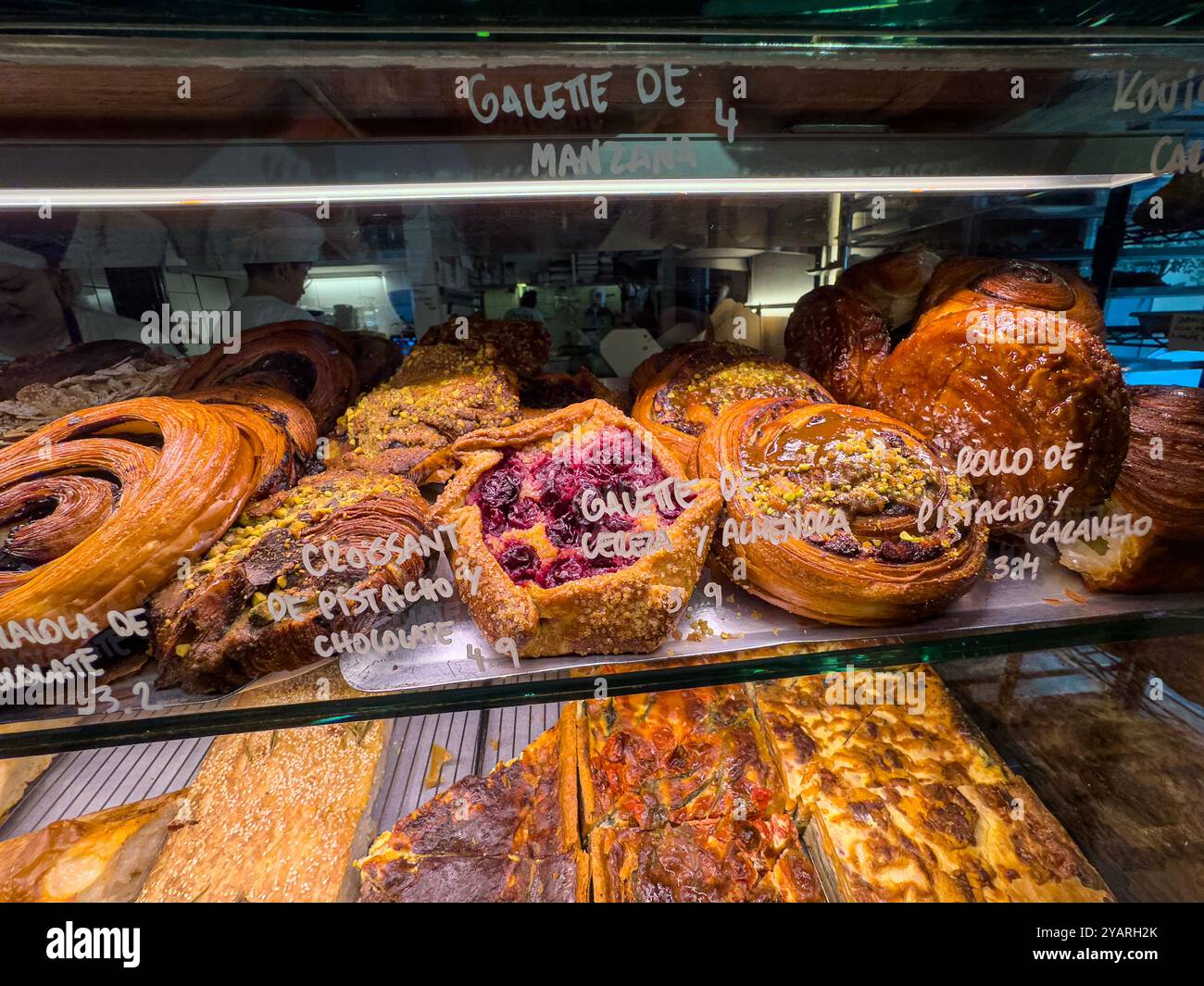 Gebäck, Croissants, Brötchen, Alma Nomad Bakery, Madrid, Spanien - Smartphone-aufgenommenes Stockfoto