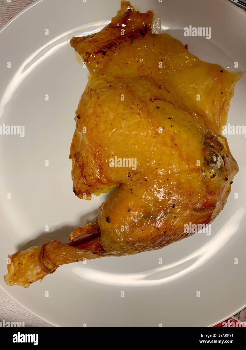 Italien, Lombardei, Gefüllter Capon, Schenkel - Smartphone-aufgenommenes Stockfoto