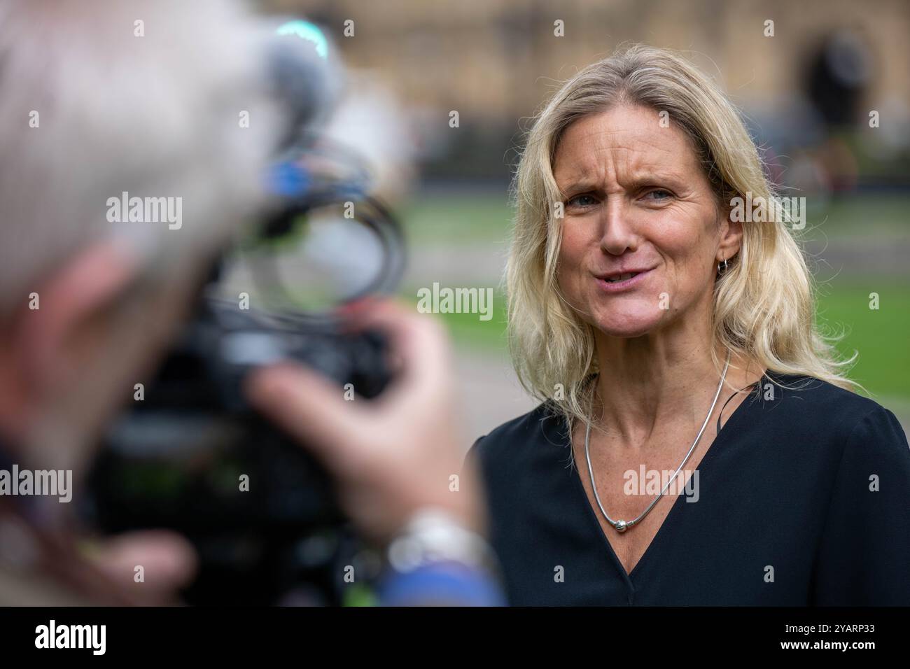 London, Großbritannien. Oktober 2024. Kim Leadbeater Abgeordneter stellt ihre Assisted Dying Bill vor dem Unterhaus morgen, Mittwoch, den 16. Oktober 2024, vor Dies ist bekannt als The Private Member's Bill on Choice at the End of Life/Terminally kranke Erwachsene (End of Life) Bill. Quelle: Ian Davidson/Alamy Live News Stockfoto