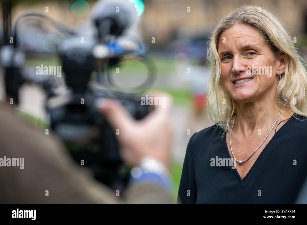 London, Großbritannien. Oktober 2024. Kim Leadbeater Abgeordneter stellt ihre Assisted Dying Bill vor dem Unterhaus morgen, Mittwoch, den 16. Oktober 2024, vor Dies ist bekannt als The Private Member's Bill on Choice at the End of Life/Terminally kranke Erwachsene (End of Life) Bill. Quelle: Ian Davidson/Alamy Live News Stockfoto