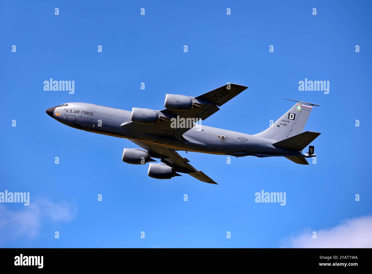 Eine USAF in Europa Boeing KC-135R Stratotanker, 59-1464-D, 100th ARW, 351st ARS, verlässt die RAF Fairford 2024 Royal International Air Tattoo Stockfoto