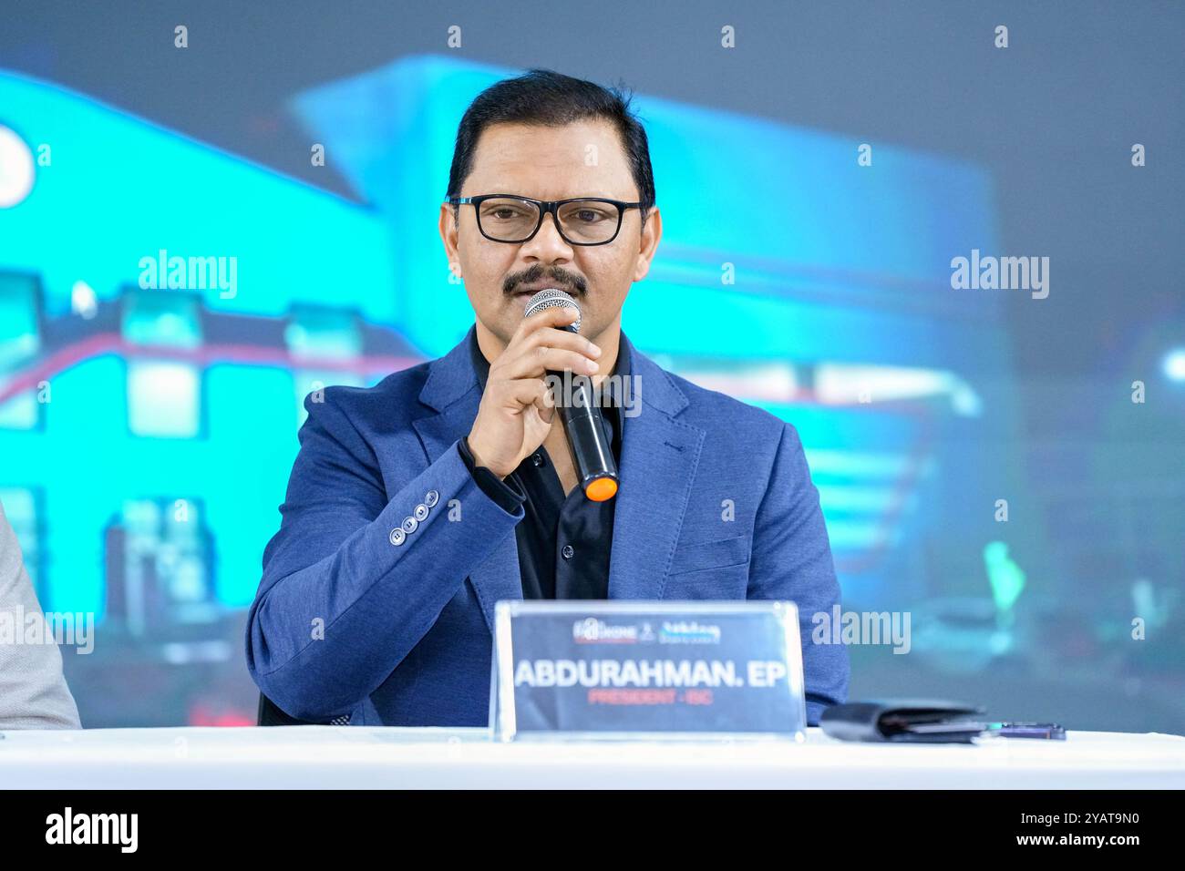 Präsident des Indian Sports Centre (ISC) Abdurrahman EP während der Prakash Padukone Badminton Academy India knüpft an Athlen Sports Qatar an. Stockfoto