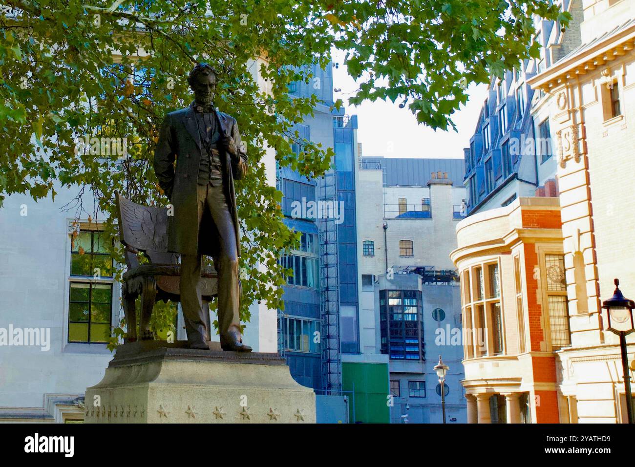 Statue von Abraham Lincoln von Augustus Saint-Gaudens, Parliament Square, London, England. Stockfoto