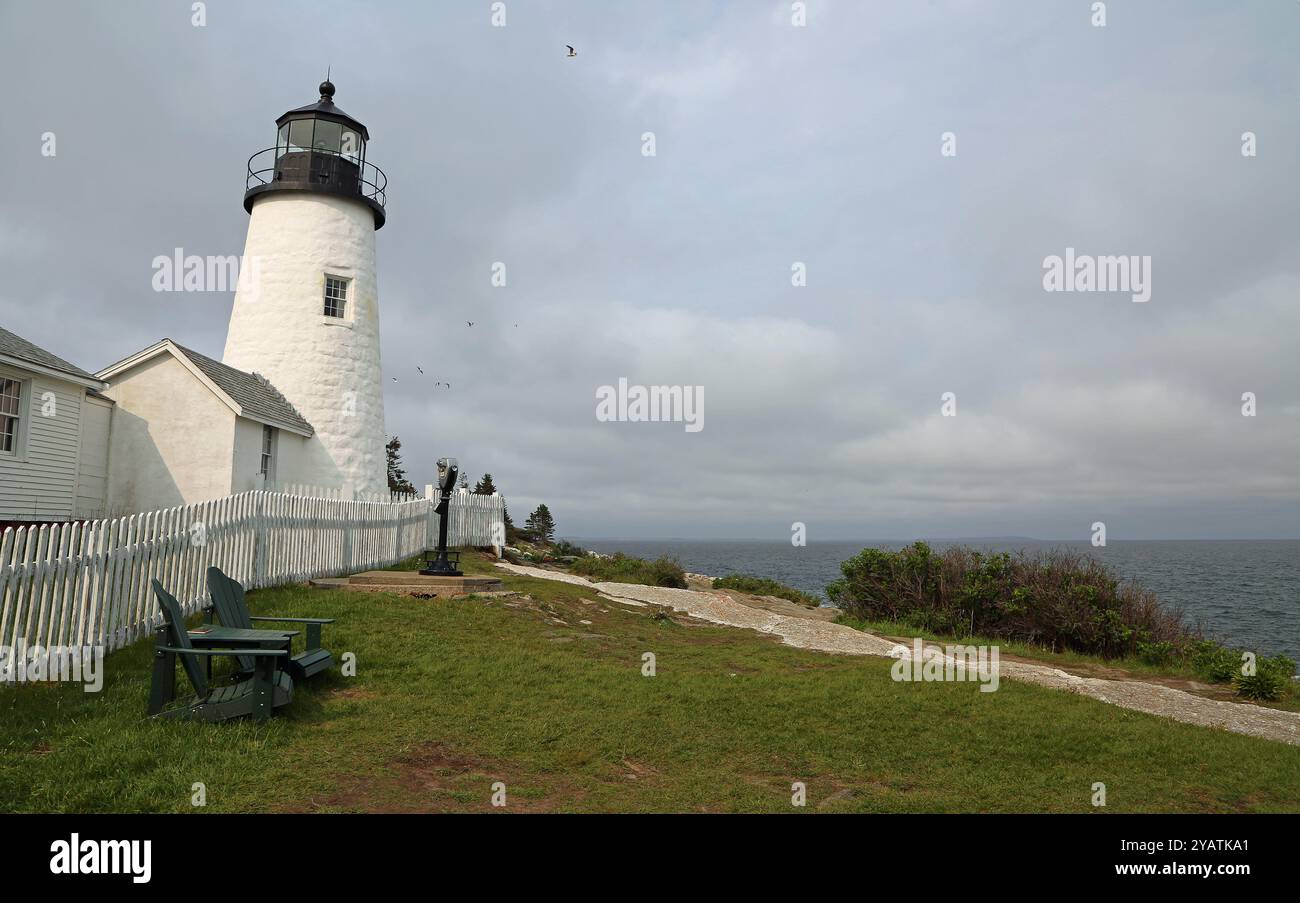 Der Leuchtturm von Pemaquid und das Meer, Maine Stockfoto