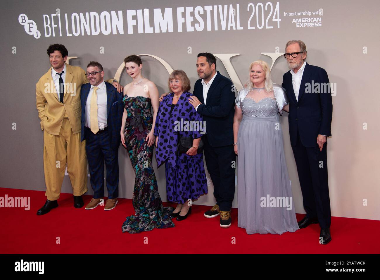 London, Großbritannien. Oktober 2024. James Norton, Gast, Thomasin McKenzie, Gast, Ben Taylor, Louise Joy Brown und Bill Nighy nehmen an der „Joy“ - Headline Gala während des 68. BFI London Film Festival in der Royal Festival Hall Teil. (Foto: Loredana Sangiuliano/SOPA Images/SIPA USA) Credit: SIPA USA/Alamy Live News Stockfoto