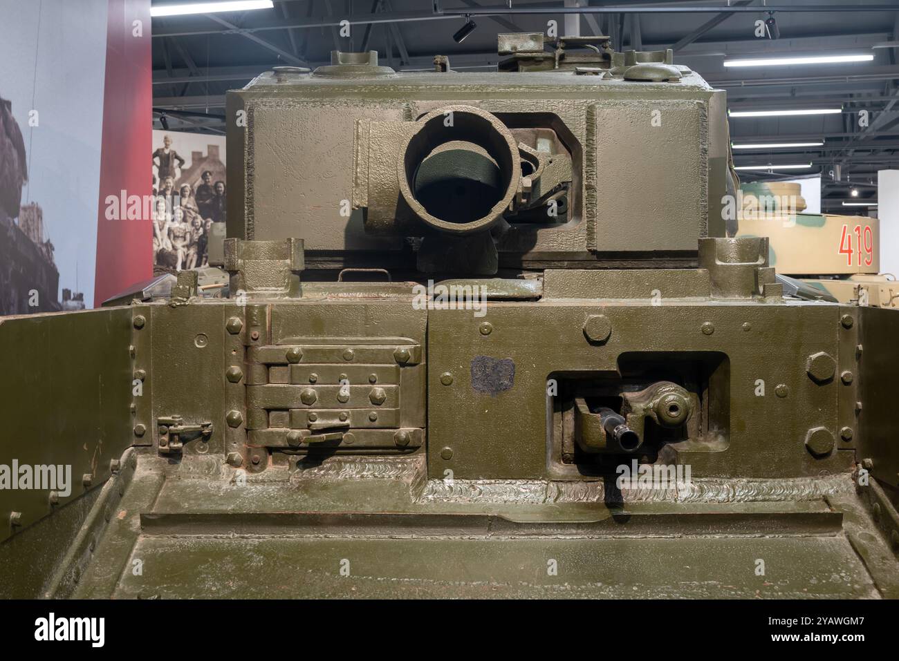 British Churchill AVRE Panzer im Bovington Tank Museum. Oktober 2024. Stockfoto