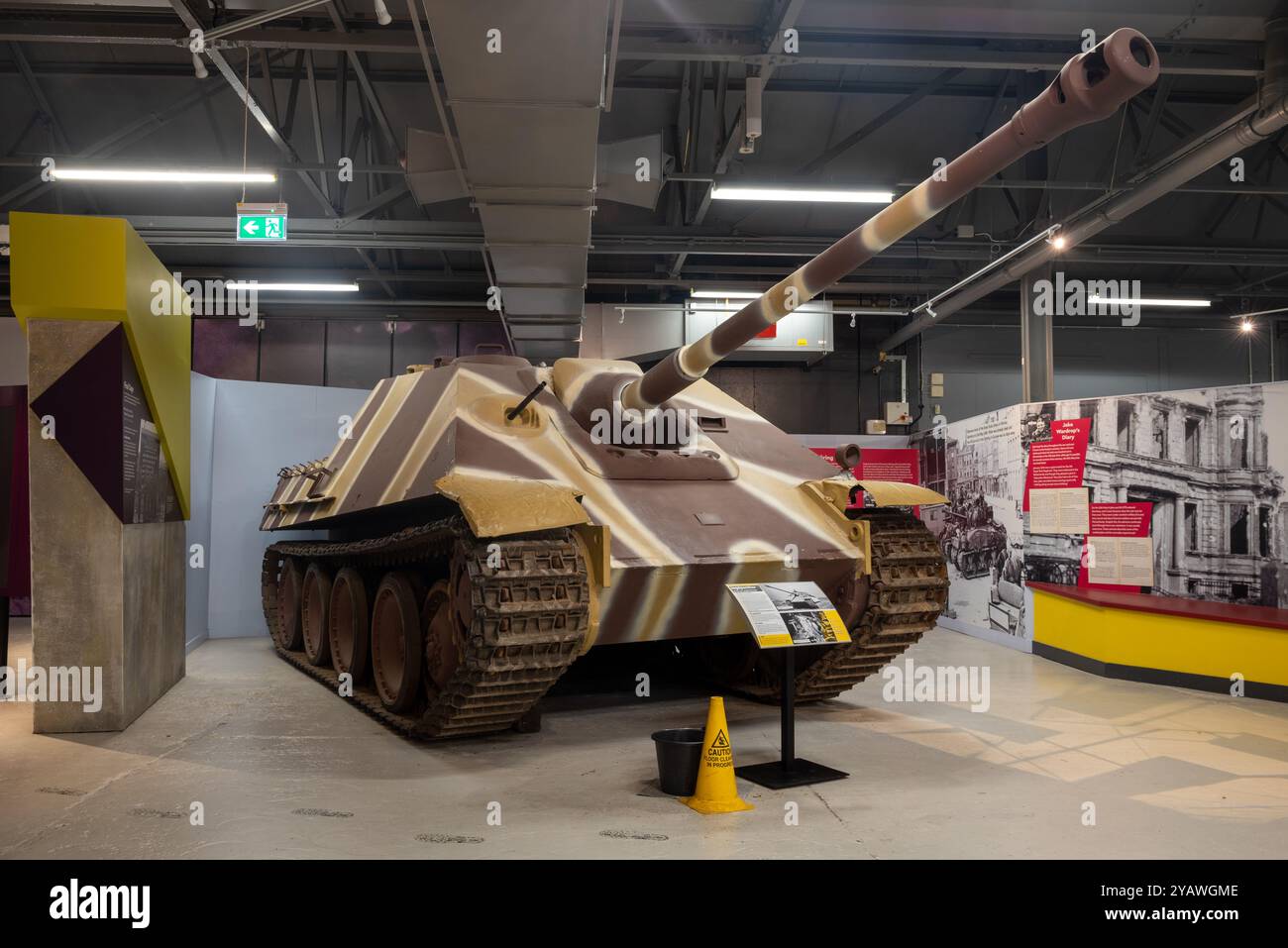 Deutscher Jagdpanther-Panzerzerstörer aus dem 2. Weltkrieg im Bovington-Panzermuseum zu sehen. Oktober 2024. Stockfoto