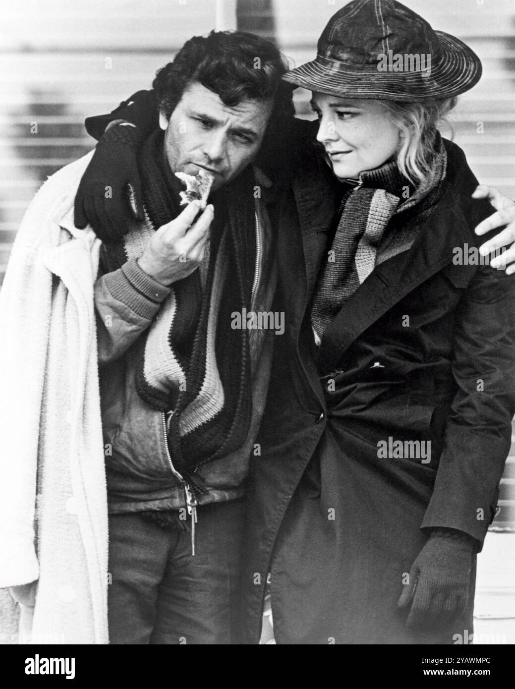 Eine Frau unter dem Einfluss Jahr : 1974 USA Peter Falk, Gena Rowlands Direktor: John Cassavetes beschränkt auf redaktionelle Verwendung. Weitere Informationen zu Einschränkungen finden Sie in der Überschrift. Es ist verboten, das Foto aus dem Kontext der Werbung für den Film zu reproduzieren. Sie muss der Filmgesellschaft und/oder dem Fotografen gutgeschrieben werden, der von der Filmgesellschaft zugewiesen oder von der Filmgesellschaft autorisiert wurde/für das Set zugelassen wurde. Beschränkt auf redaktionelle Verwendung. Photo12 gewährt den vertretenen Personen keine Publizitätsrechte. Abbildung: Photo12/7e Kunst/Gesichter Stockfoto